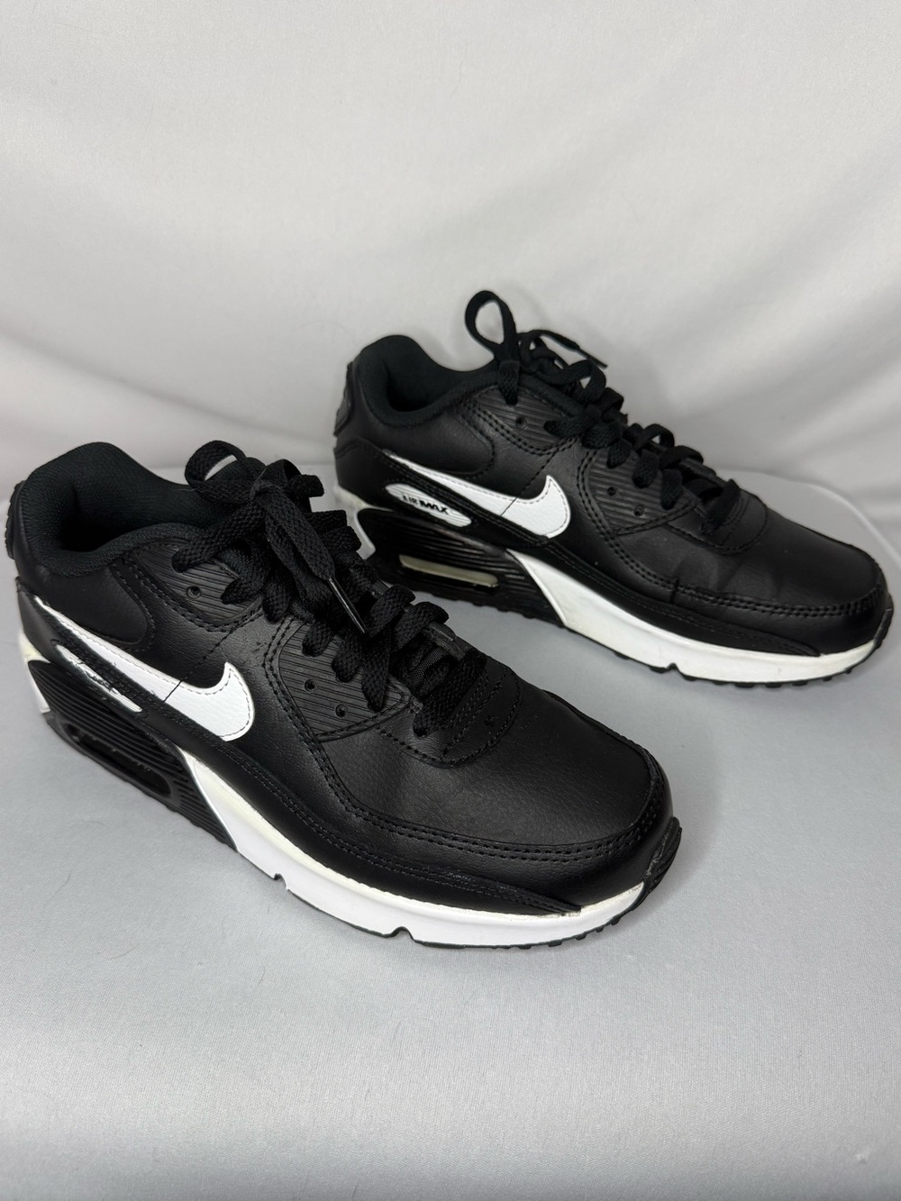 Nike Air Max Black and White Sneaker size 6 Youth or fits 7.5 women